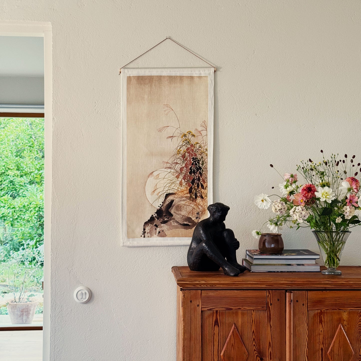 Moonrise cliff, tapestry